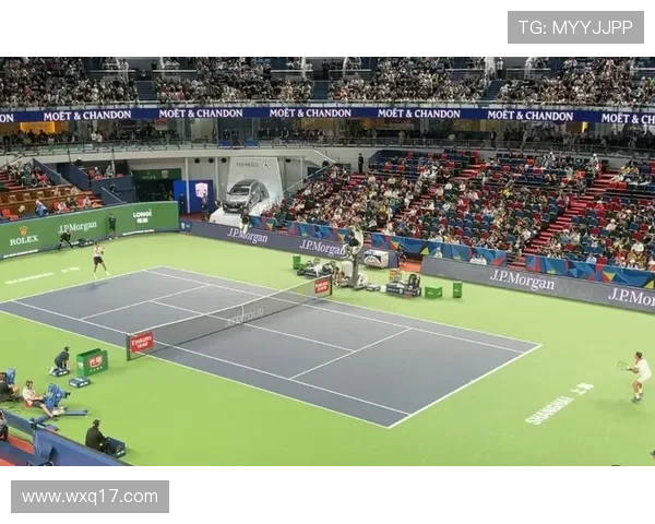 中国小将商竣程奋勇拼搏成功闯过上海大师赛首轮展现网球新生力量 中国小将商竣程奋勇拼搏成功闯过上海大师赛首轮展现网球新生力量