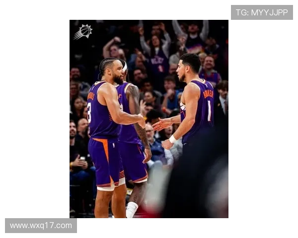 布克期待伤员复出与雷霆激战8强对决将是针尖对麦芒的较量 布克期待伤员复出与雷霆激战8强对决将是针尖对麦芒的较量