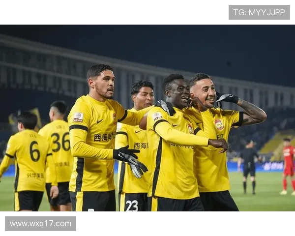 大连英博主场落后青岛西海岸阿齐兹精彩进球助队领先